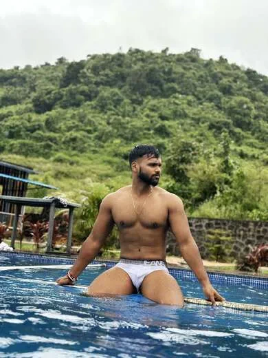 Mumbai Male Escort at Gym